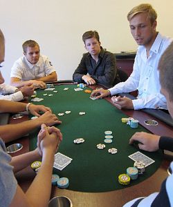 Pokerový dealer